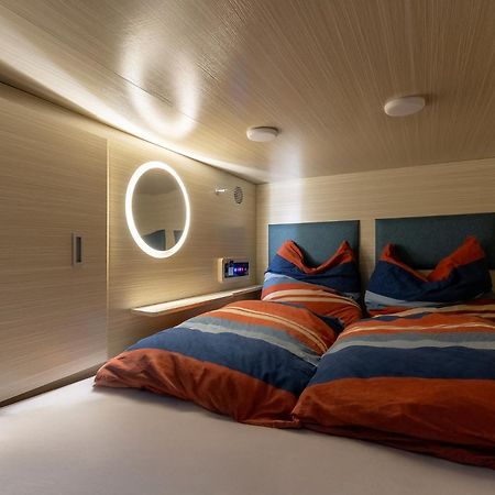 Mue Cubes - Capsule Hotel Basilea Exterior foto