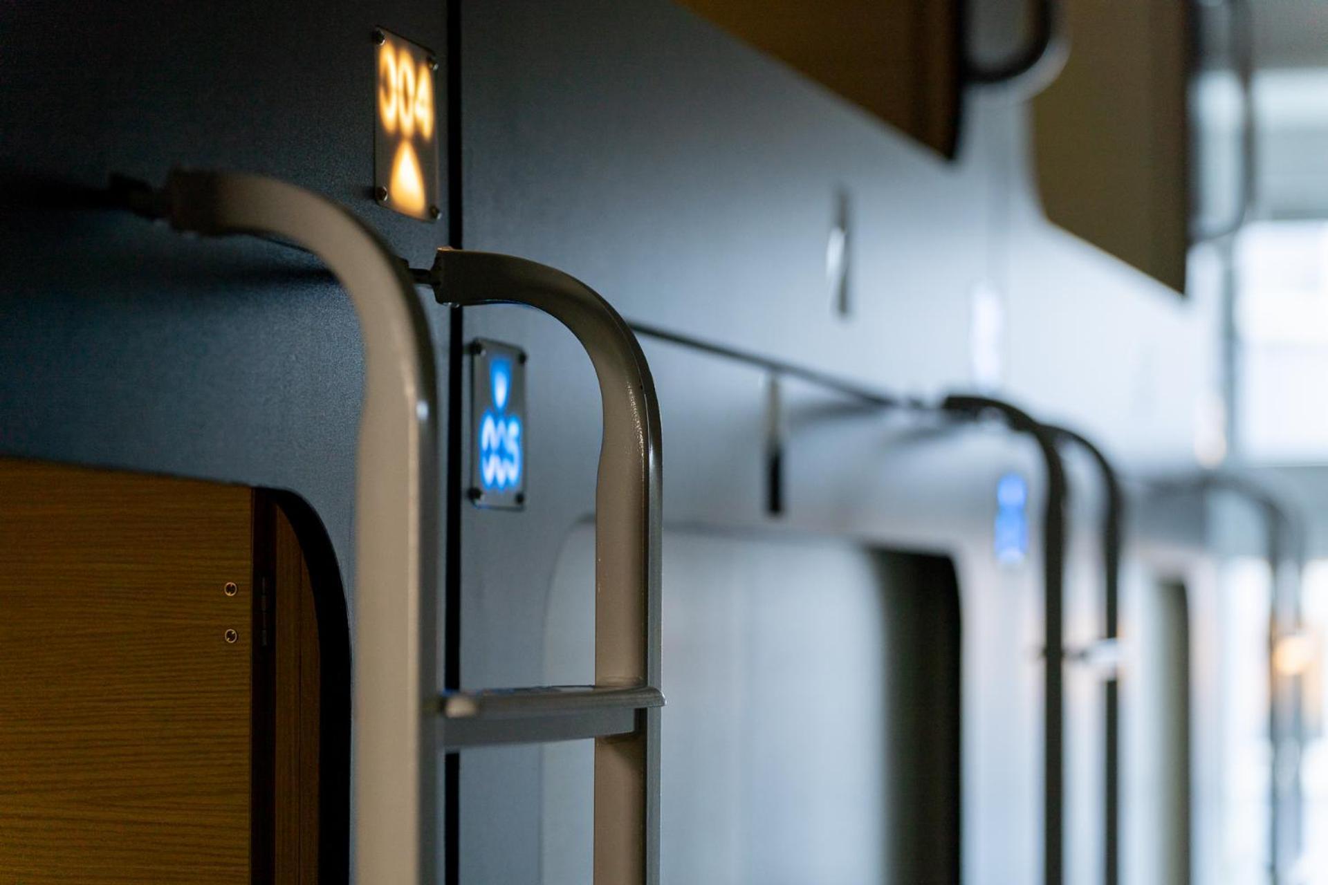 Mue Cubes - Capsule Hotel Basilea Exterior foto