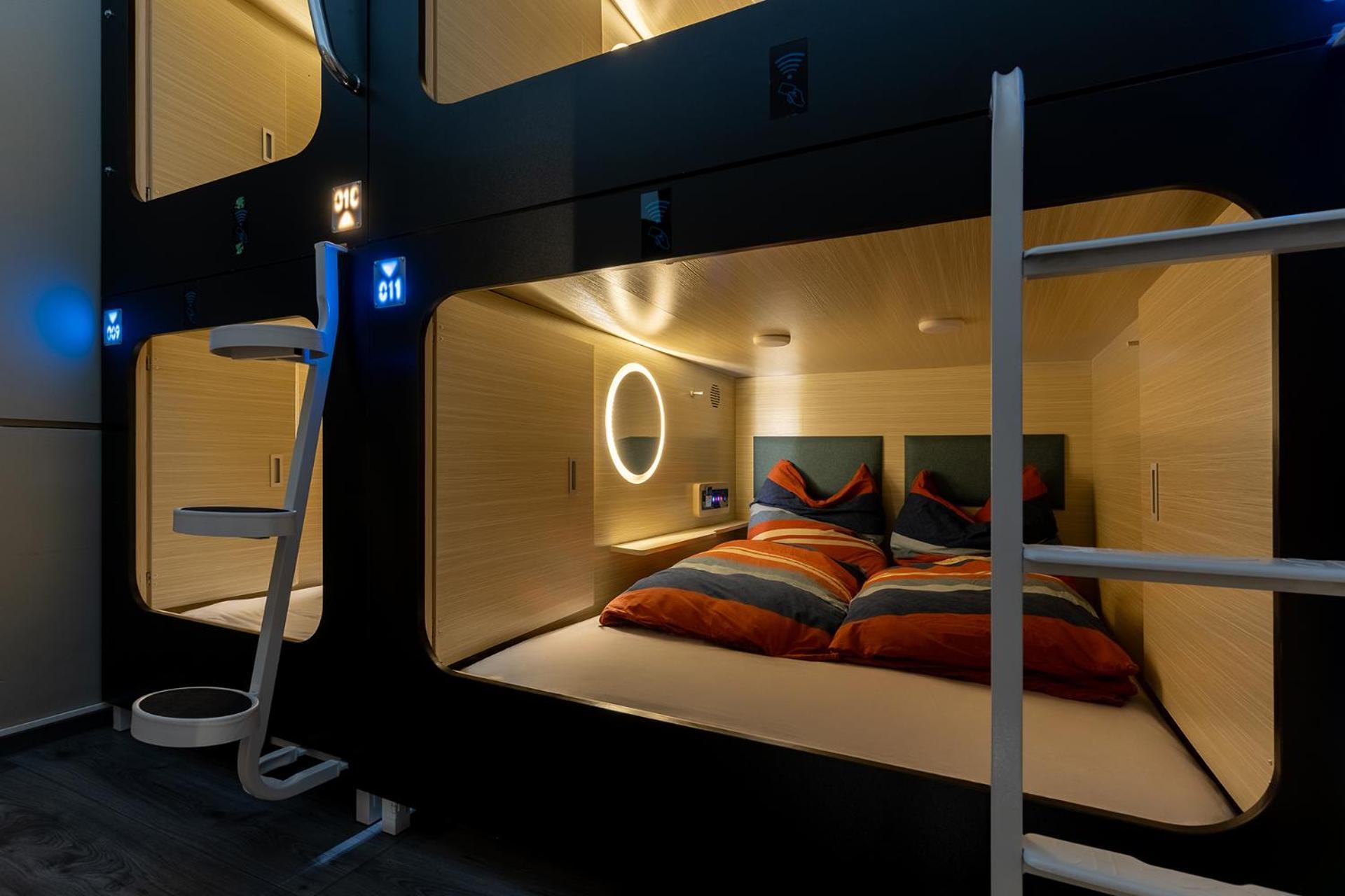 Mue Cubes - Capsule Hotel Basilea Exterior foto