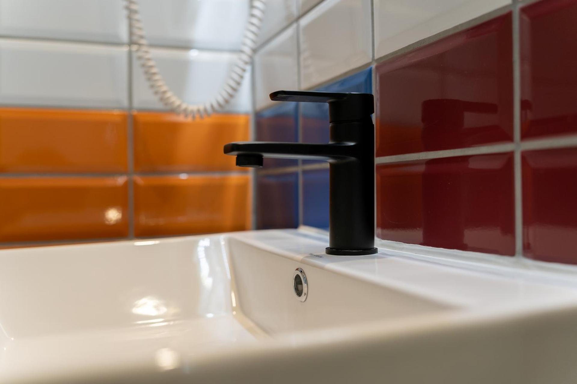 Mue Cubes - Capsule Hotel Basilea Exterior foto