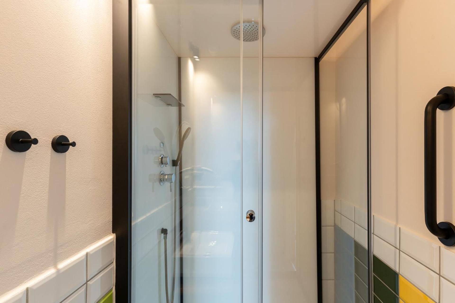 Mue Cubes - Capsule Hotel Basilea Exterior foto